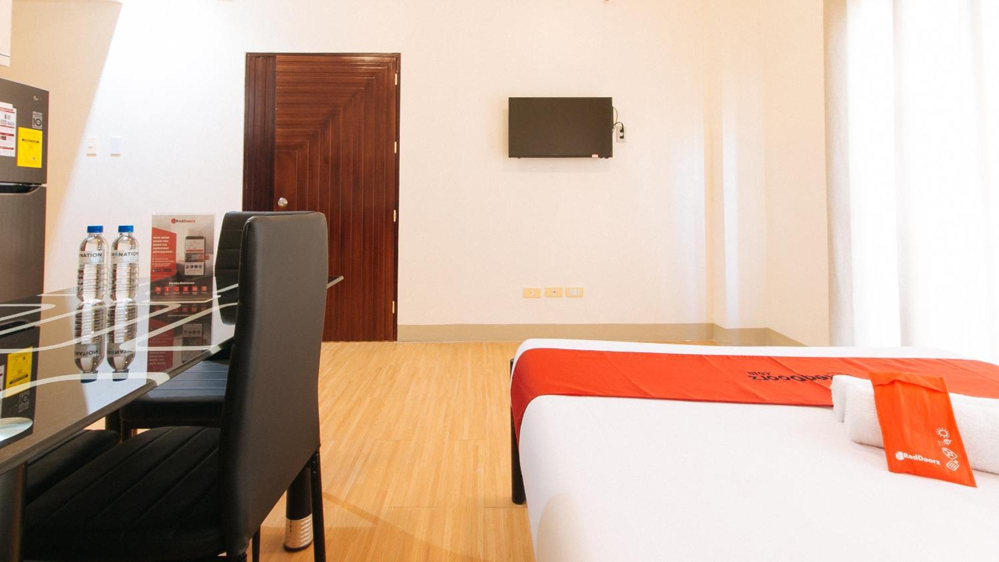 Reddoorz Plus At Alpina Heights Paranaque Paranaque City 외부 사진