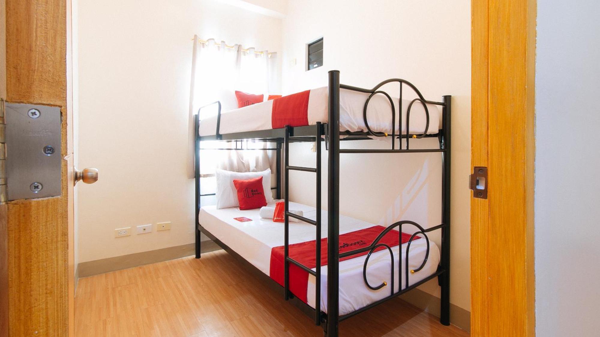 Reddoorz Plus At Alpina Heights Paranaque Paranaque City 외부 사진