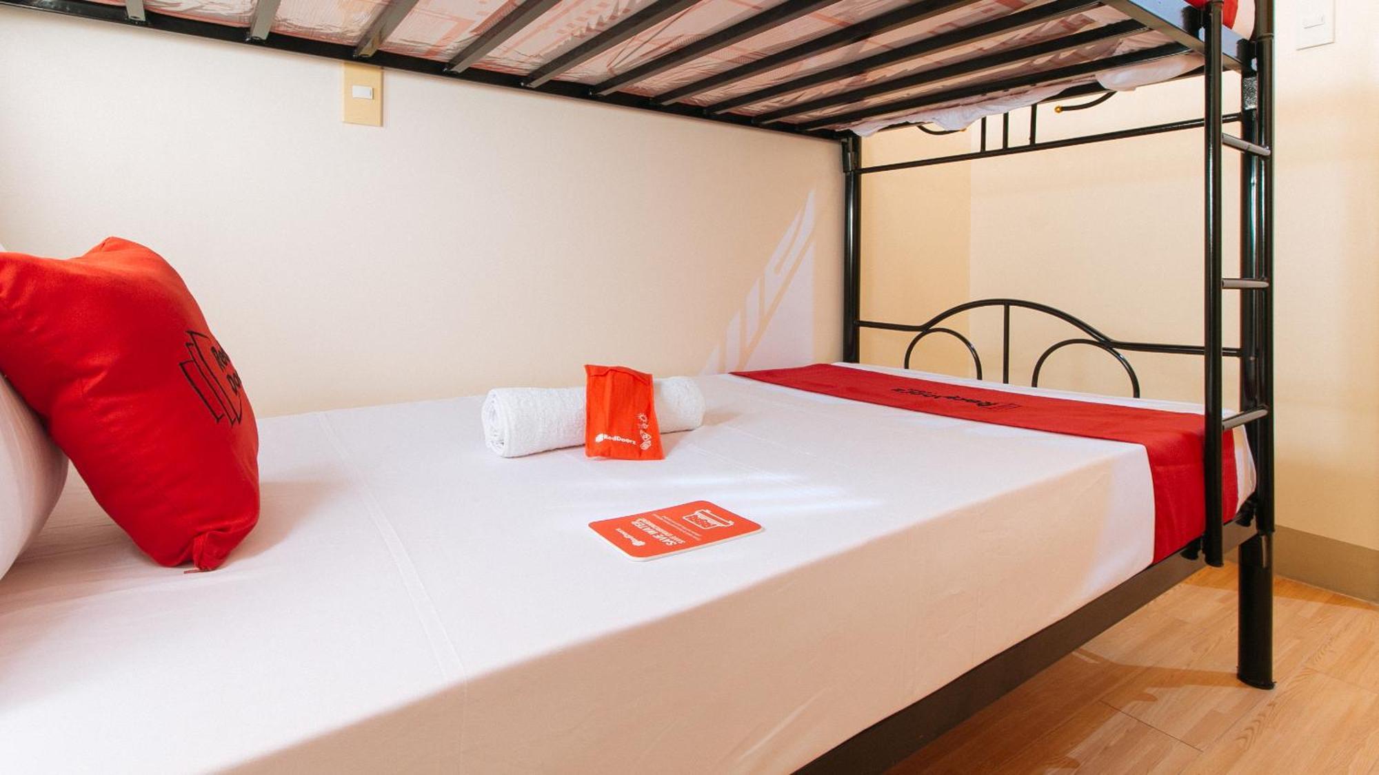 Reddoorz Plus At Alpina Heights Paranaque Paranaque City 외부 사진