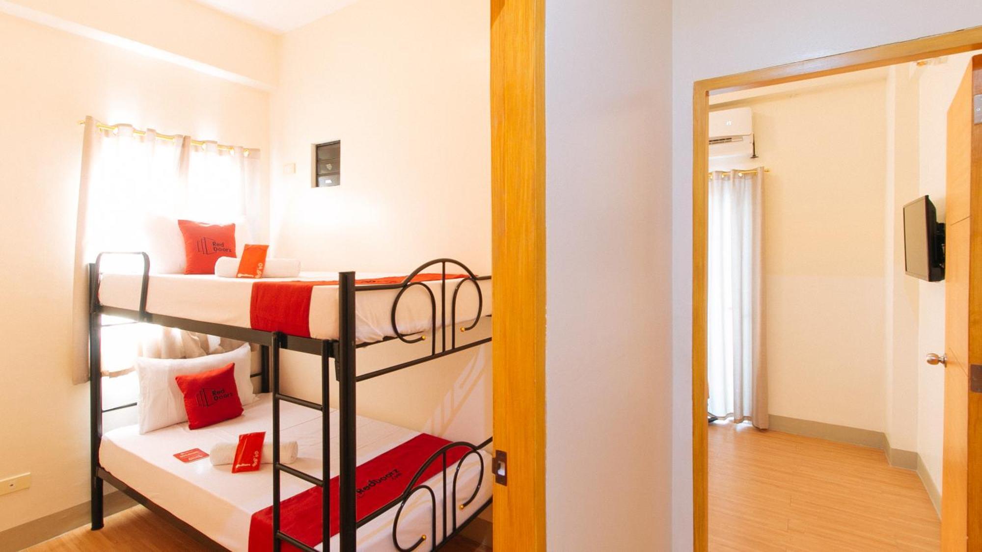 Reddoorz Plus At Alpina Heights Paranaque Paranaque City 외부 사진